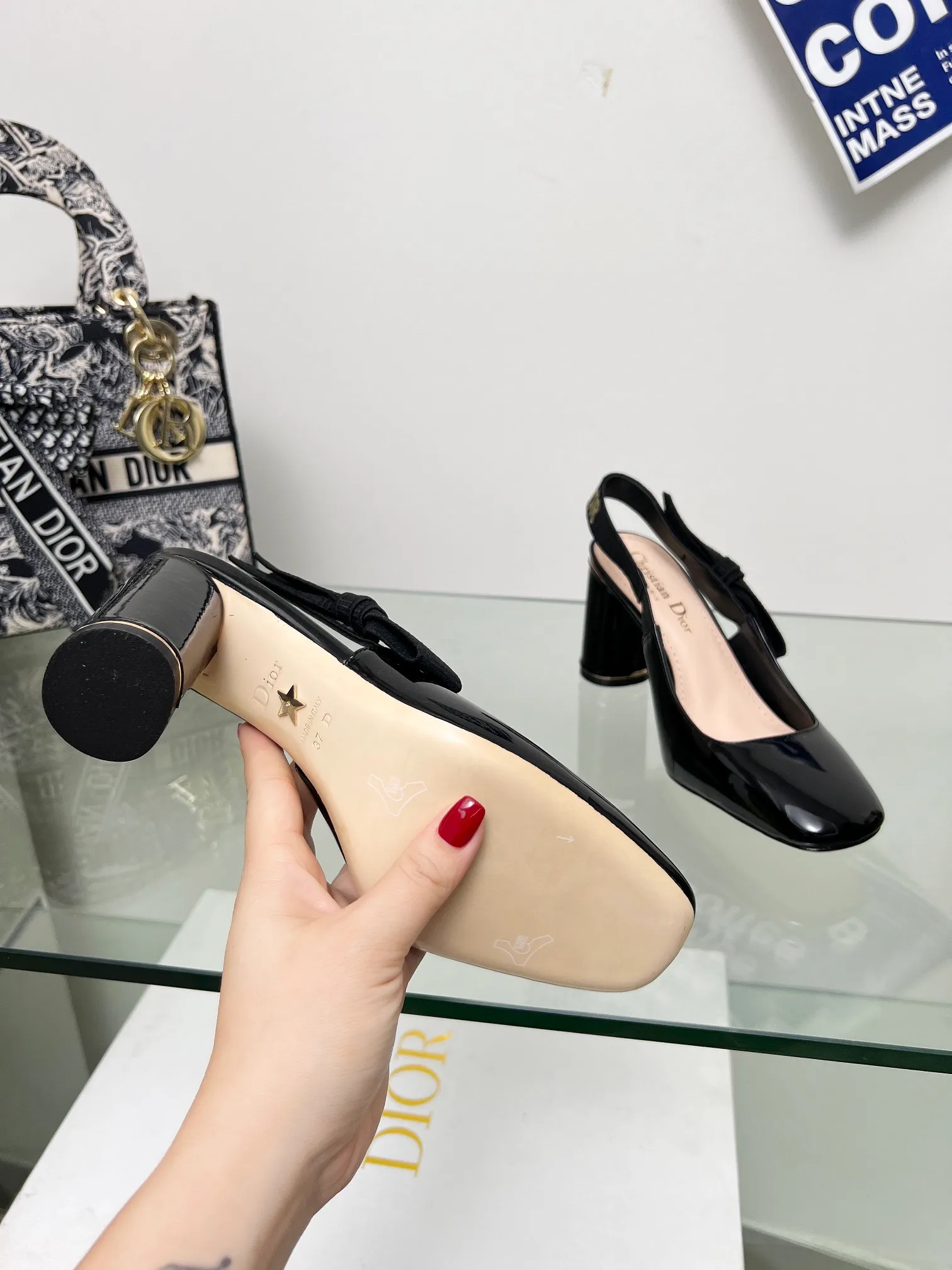 👟👟Ex-factory price 560👟👟 Dior 2024 spring and summer haute couture series new ballet iconic electric embroidered cannage pattern low-heeled ballerina shoes CD letter logo pearl buckle thick heel bow sandals Material: imported metal sheepskin/environmentally friendly cannage pattern tweed Lining: water-dyed sheepskin lining Outsole: Italian leather outsole Heel height: 3.5CM, 8CM Code number: 34-43 (34.40.41.42.43 customized, non-refundable and non-exchangeable)
